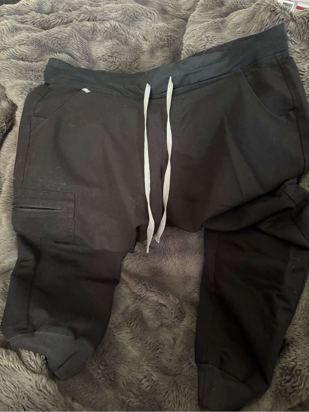 Figs Women’s Zamora Black Jogger Scrub Pants
